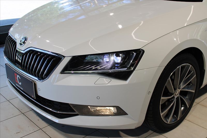 Škoda Superb TDi DSG 4x4 L&K ACC/Canton - fotka 7 z 31