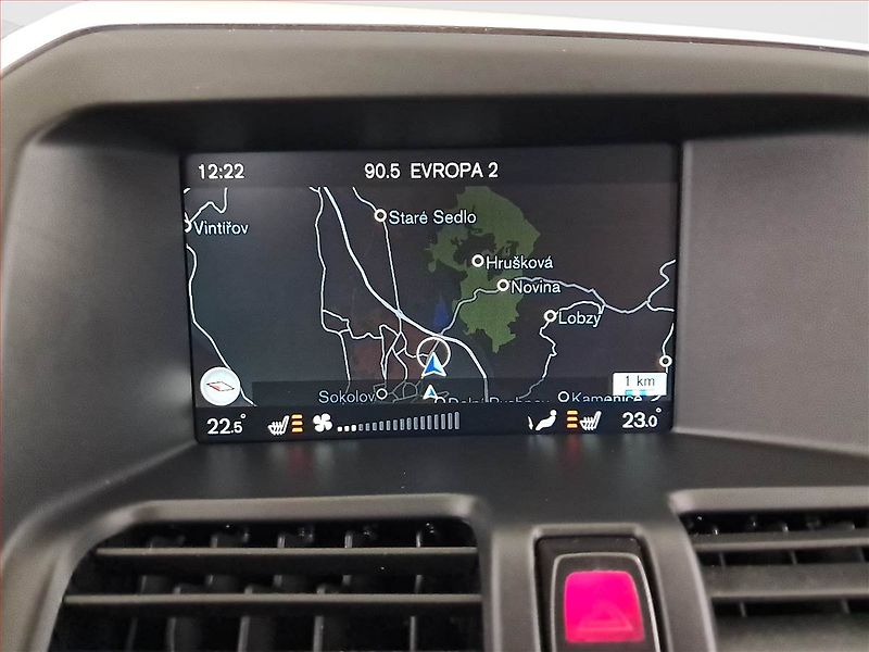Volvo XC60 (2015) D4, 4X4, Automat, ČR,1.maj - fotka 16 z 19