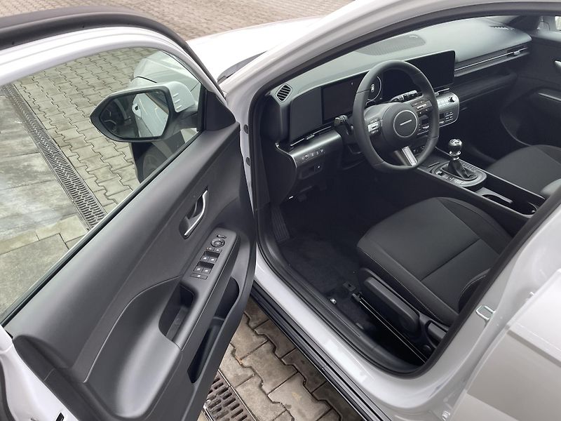 Hyundai Kona 26 1,6 T-GDI DCT HP SMART TECH - fotka 12 z 27