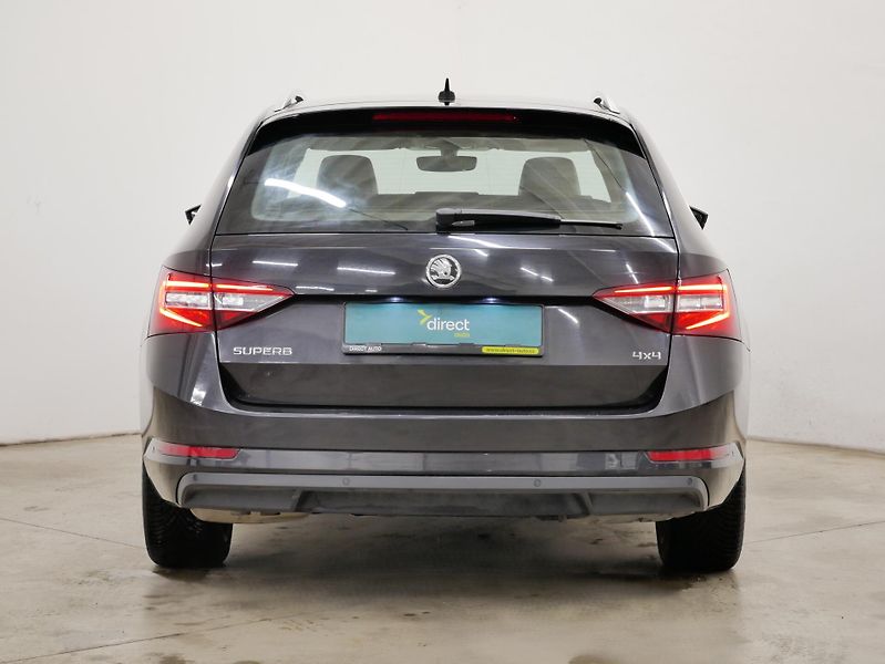 Škoda Superb - fotka 6 z 25