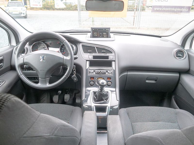 Peugeot 5008 (2013) 2.0HDI 110KW man– 2x PNEU - fotka 12 z 35