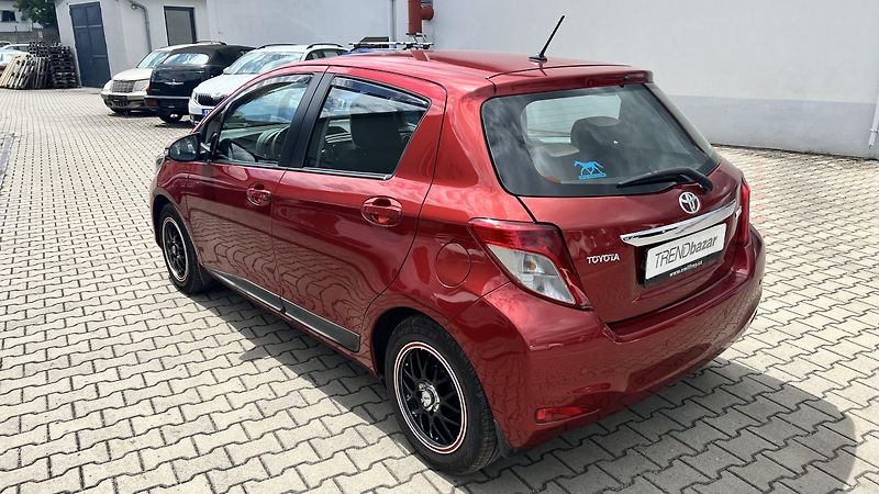 Toyota Yaris ACTIVE 1.33 VVTi, automat - fotka 7 z 11