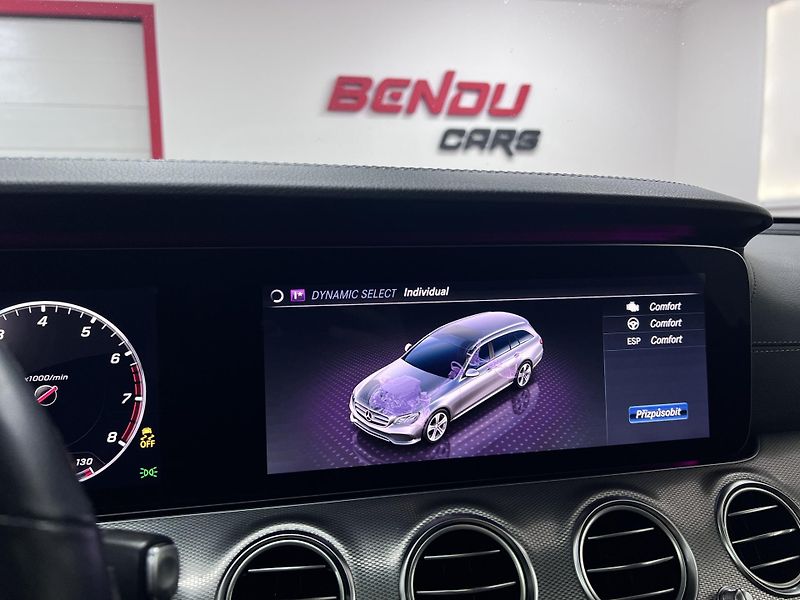 Mercedes-Benz Třídy E E 450, 270 kW, 4Matic, AMG - fotka 36 z 50