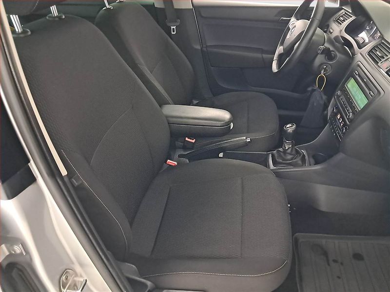 Škoda Rapid (2013) Ambition 1.2 TSI, Serv.kniha - fotka 9 z 17
