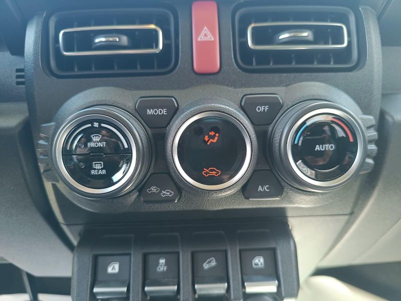 Suzuki Jimny 1.5/75kW,4x4, Comfort+, 4místa - fotka 29 z 38