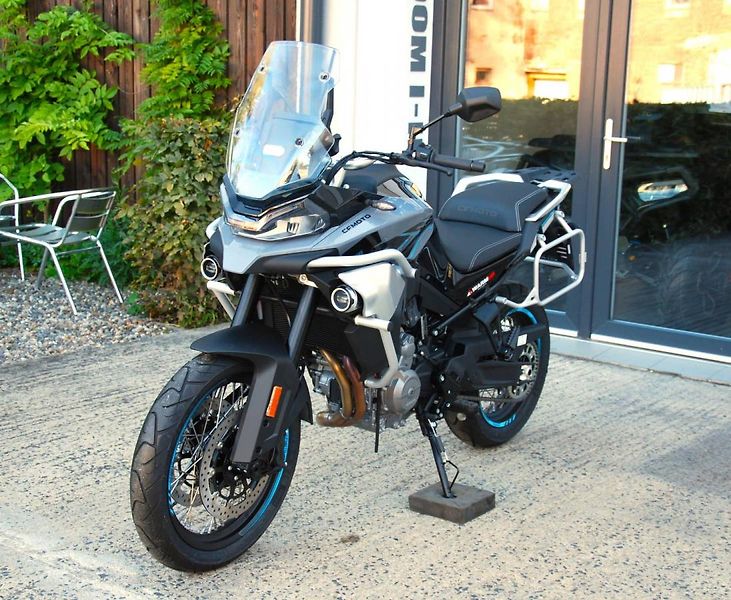 CFMOTO 800 MT (2026) 800MT Sport BLACK - fotka 10 z 20