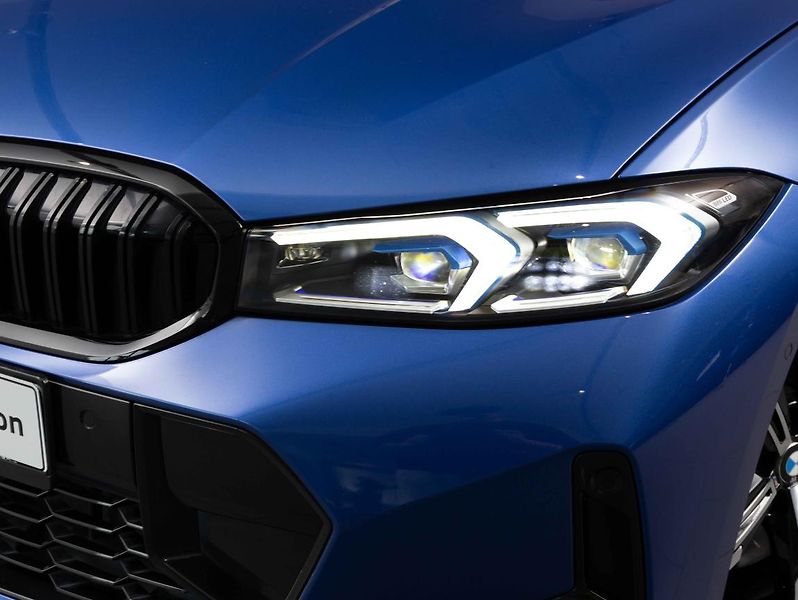 BMW Řada 3 330e xDrive Touring - fotka 8 z 22
