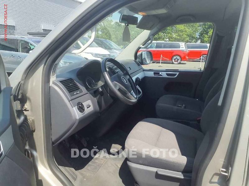 Volkswagen Multivan (2012) 2.0TDi, Comfortline, 103kW - fotka 3 z 6