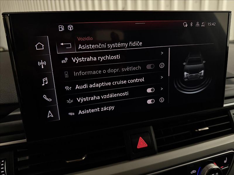 Audi A4 35TDI MHEV S-LINE MATRIX LED - fotka 25 z 46