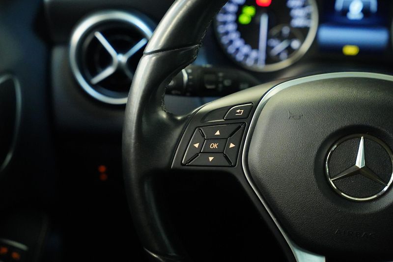 Mercedes-Benz Třídy A - fotka 16 z 28