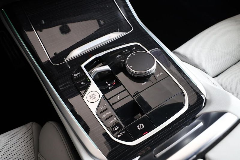 BMW X5 xDrive30d - fotka 10 z 27