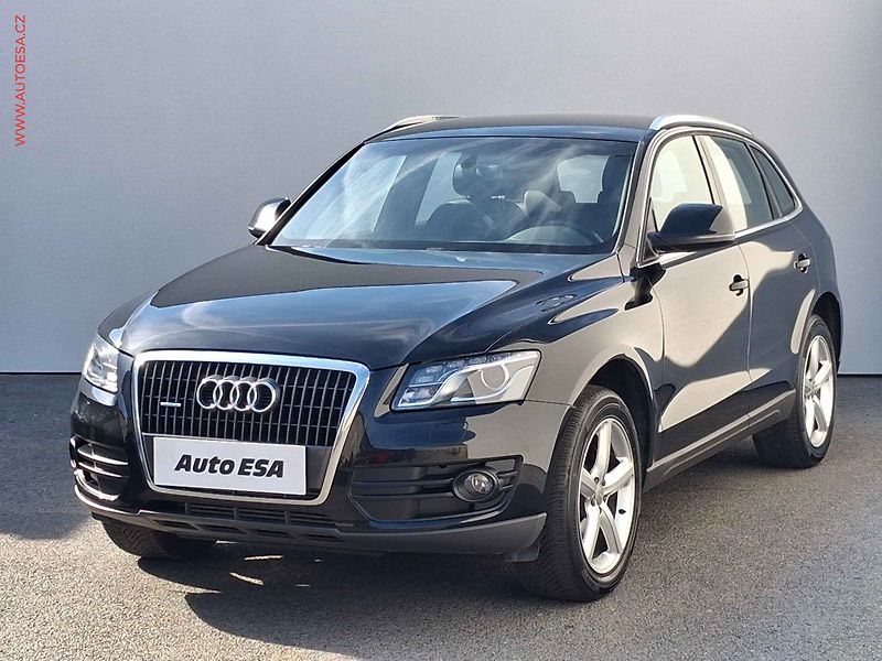 Audi Q5 (2012) 2.0 TDi quattro, S-line, TZ - fotka 3 z 15