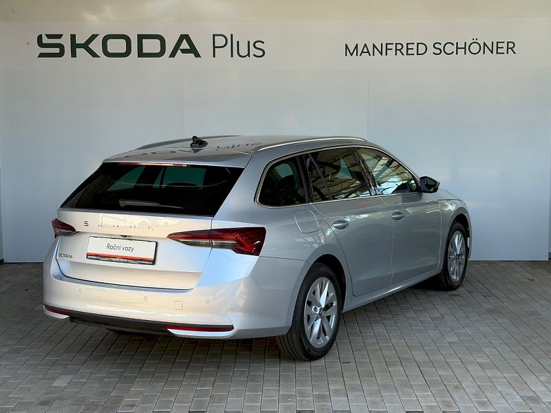 Škoda Octavia (2025) Top Selection 1.5 TSI / 110 kW - fotka 2 z 29