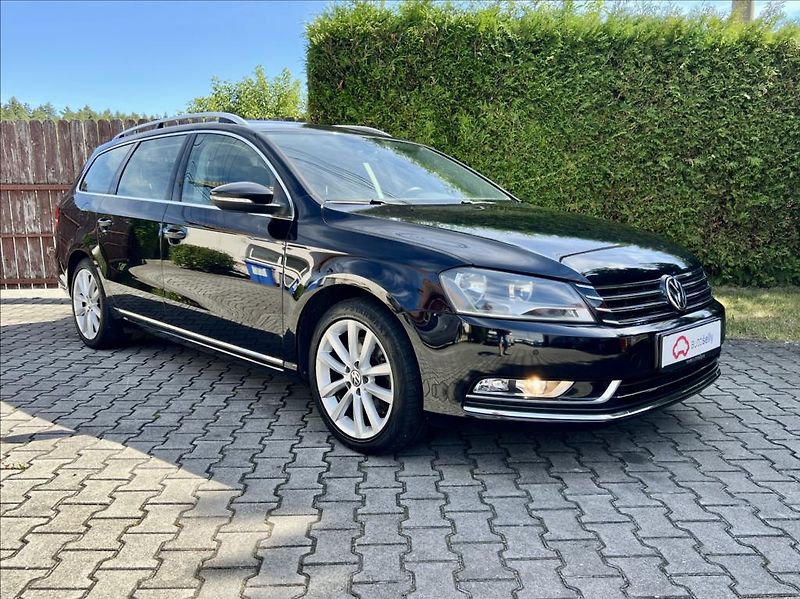 Volkswagen Passat 2,0 TDi DSG HIGHLINE / NAVI - fotka 8 z 42