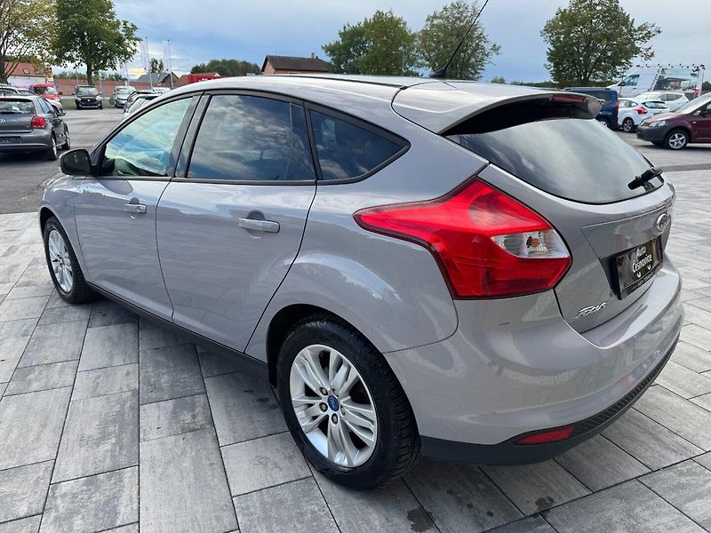 Ford Focus (2011) Trend 1.6 Ti-VCT - fotka 7 z 30