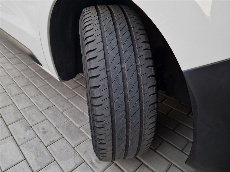 Toyota ProAce Verso 2.0 D-4d 140k L2 106kW - fotka 42 z 45
