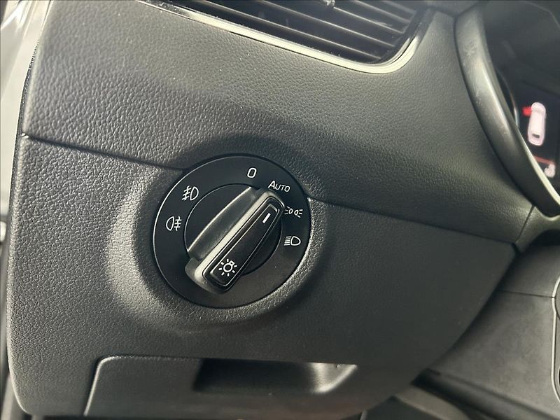 Škoda Octavia 2,0   TSI 180kW,RS,MANUÁL,SERV - fotka 11 z 34