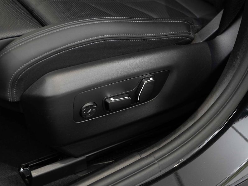 BMW Řada 5 540d xDrive Touring - fotka 18 z 22