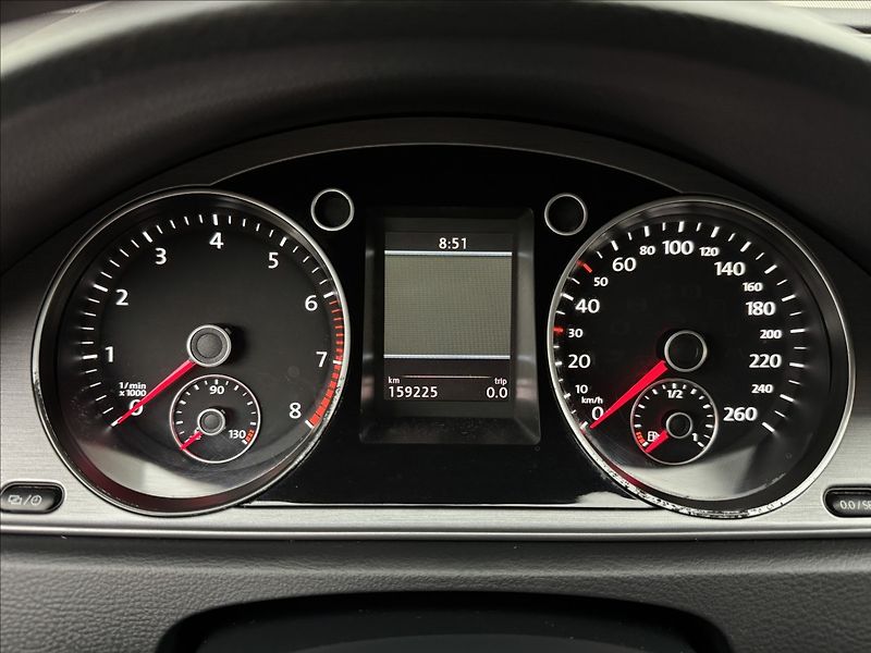 Volkswagen Passat 1,4 TSi NAVI SENZORY TAŽNÉ - fotka 13 z 36