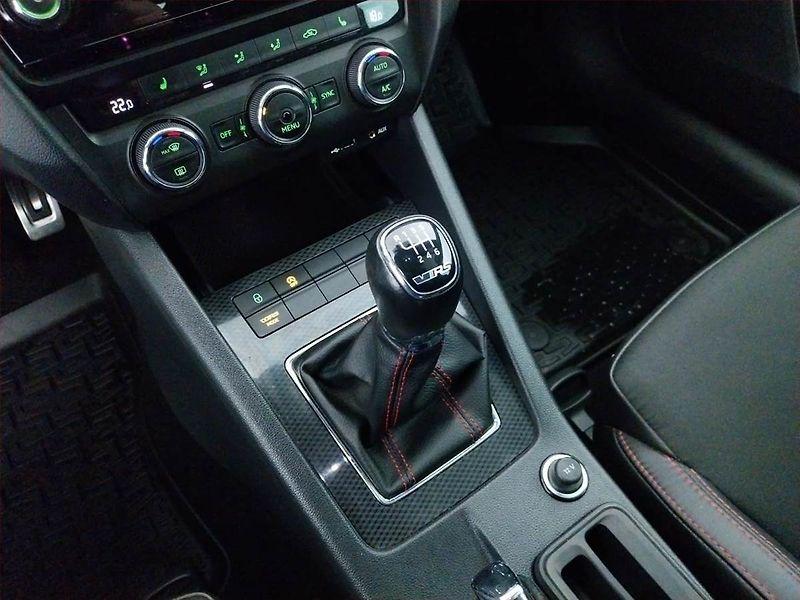 Škoda Octavia (2017) RS 2.0 TDI, Kůže, Navi - fotka 13 z 21