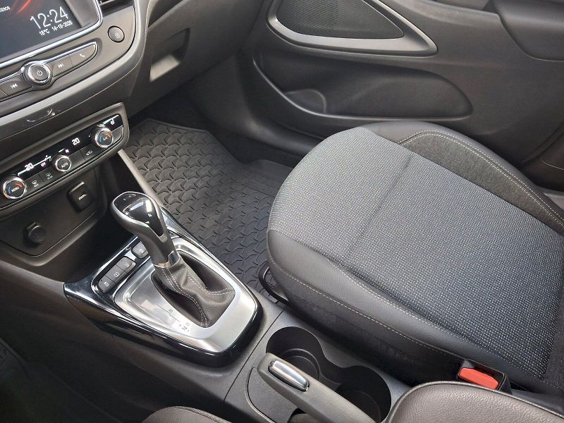 Opel Crossland X (2023) Elegance Automat 1,2Turbo 96kW - fotka 24 z 34