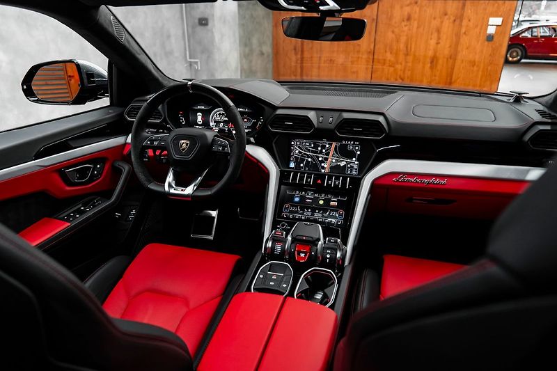 Lamborghini Urus 4.0 V8, B&O, Pano, Masáže, Noč - fotka 32 z 36