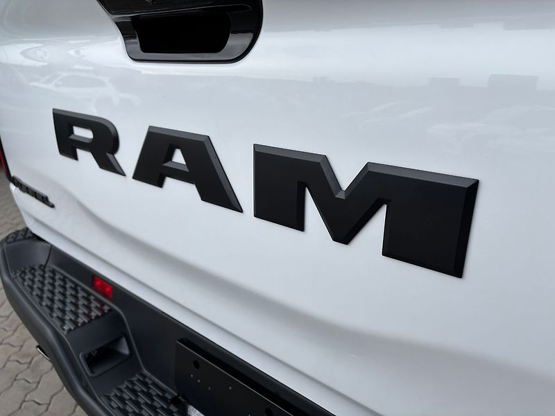 Dodge RAM 3.0 I6 426k REBEL PREMIUM EDIT - fotka 58 z 76