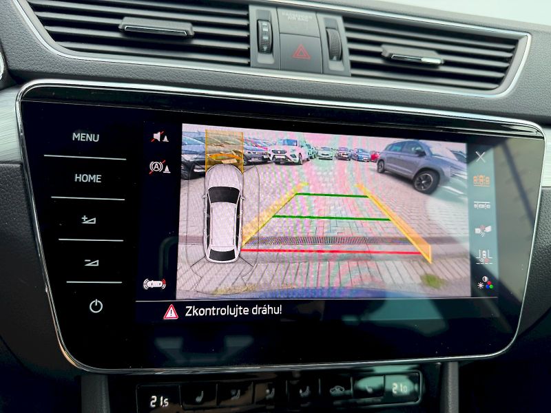 Škoda Superb (2022) 2.0TDI 110kW DSG Comfort Plus - fotka 18 z 35
