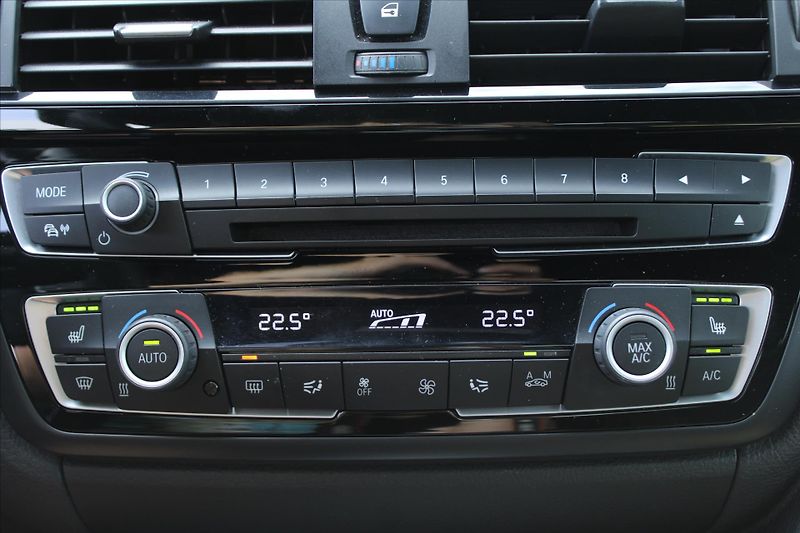 BMW Řada 4 420D xDrive 140kW M PAKET - fotka 22 z 27