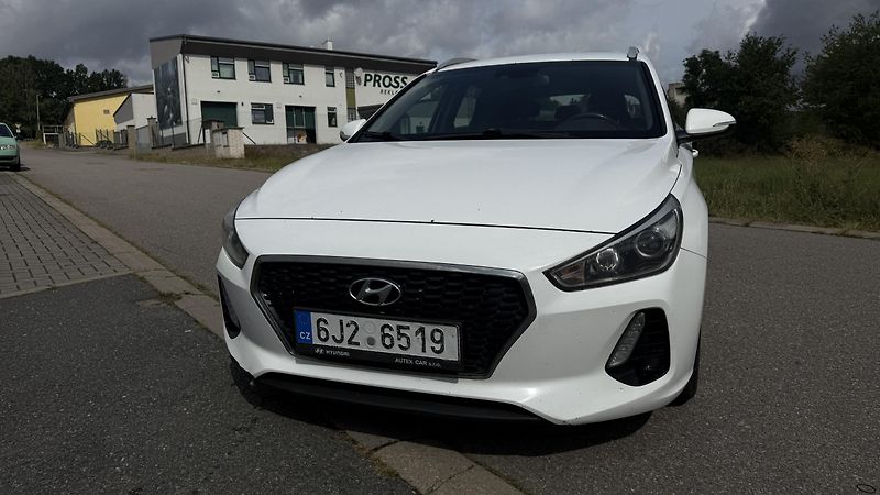 Hyundai i30 (2018) 1.6 CRDI 81KW  - fotka 2 z 19