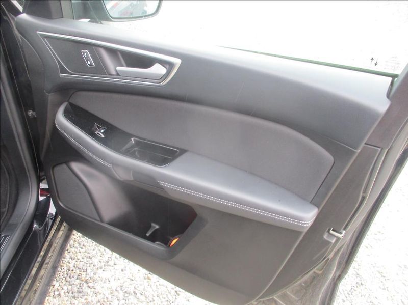 Ford S-MAX 2,0 TDCi, Titanium,servis,DPH, - fotka 10 z 38