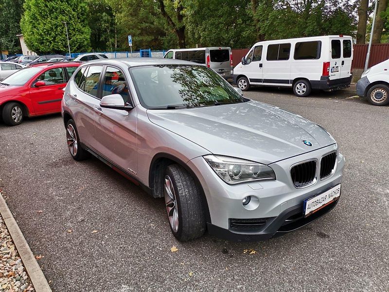 BMW X1 (2013) 118D 105kw xDrive AUT XEN - fotka 6 z 26