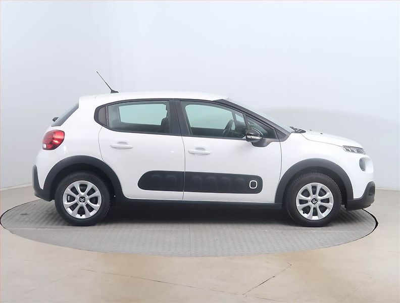 Citroën C3 (2019) 1.2 PureTech, Tempomat - fotka 6 z 14