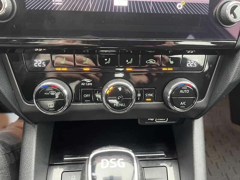 Škoda Octavia 1.5 TSi 110kW DSG-Style-DPH-ČR - fotka 33 z 35