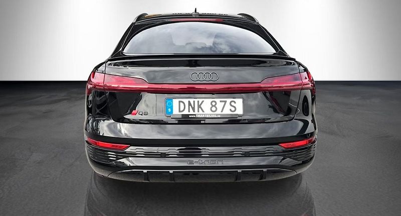 Audi Q8 e-tron 55 Sportback Q 360 Matrix Pano - fotka 5 z 36