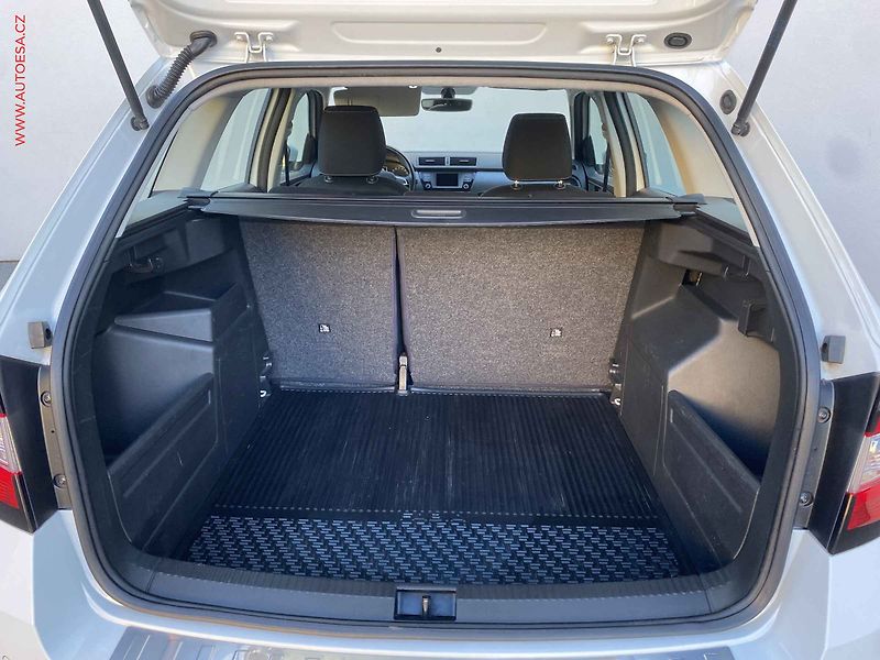 Škoda Fabia (2015) 1.2 TSi, Style, AC, park - fotka 7 z 18