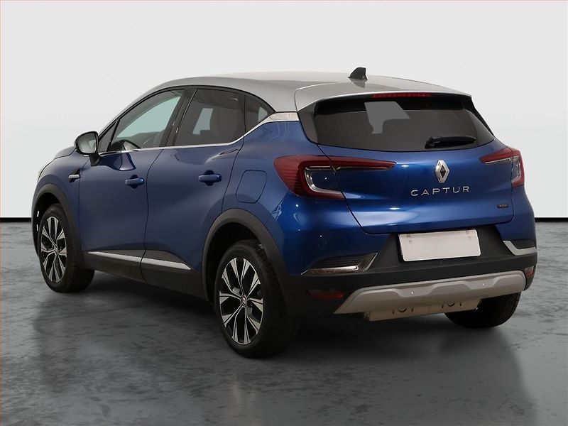 Renault Captur (2023) E-Tech Plug-in - fotka 4 z 15
