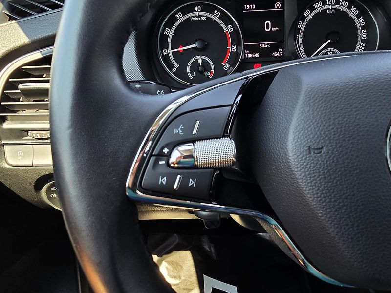 Škoda Fabia 1.0TSI 70KW TOUR SmartLink ČR  - fotka 29 z 32