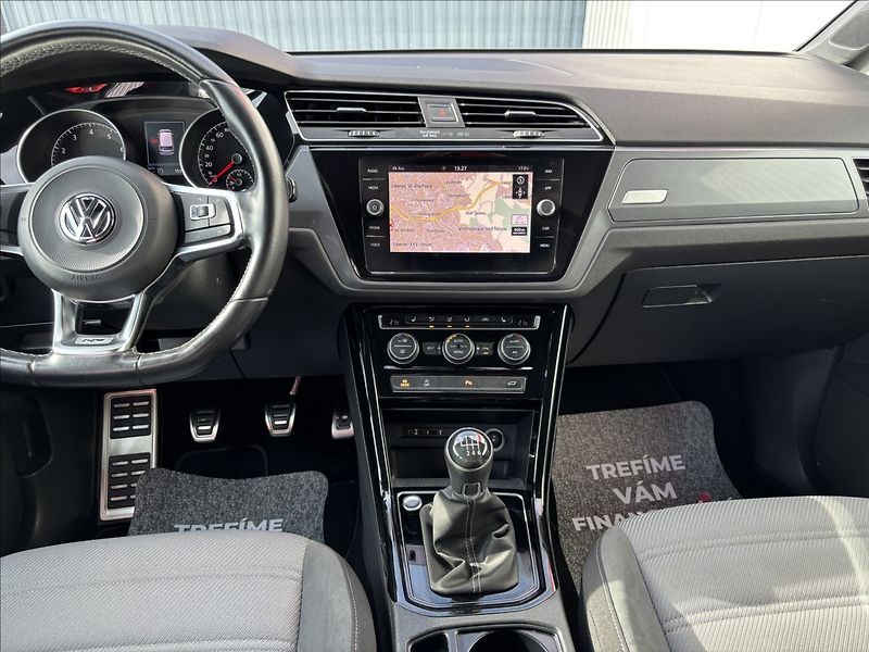 Volkswagen Touran 1.4 TSi R-line 7.míst - fotka 12 z 21