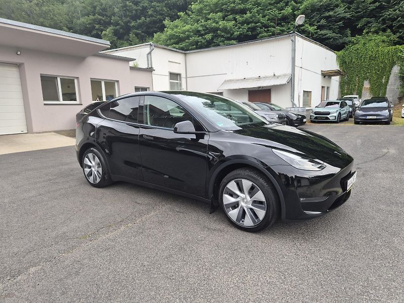 Tesla Model Y LONG RANGE DUAL MOTOR TZ 89 % - fotka 3 z 48