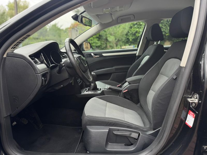 Škoda Superb 2.0TDi ČR čidla aut. klima  - fotka 16 z 31