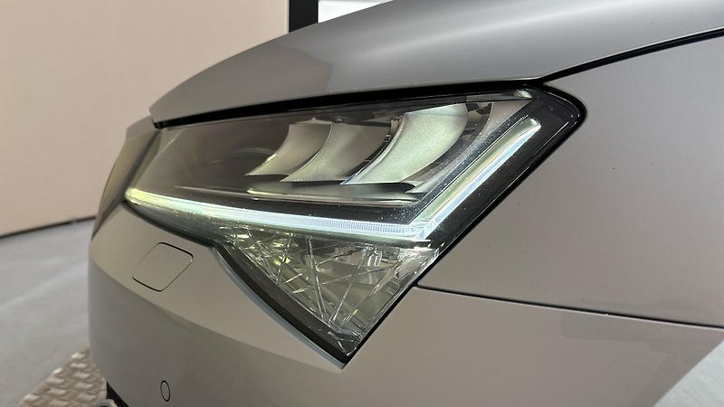 Škoda Superb 2.0 TSI DSG Style Combi - fotka 18 z 30