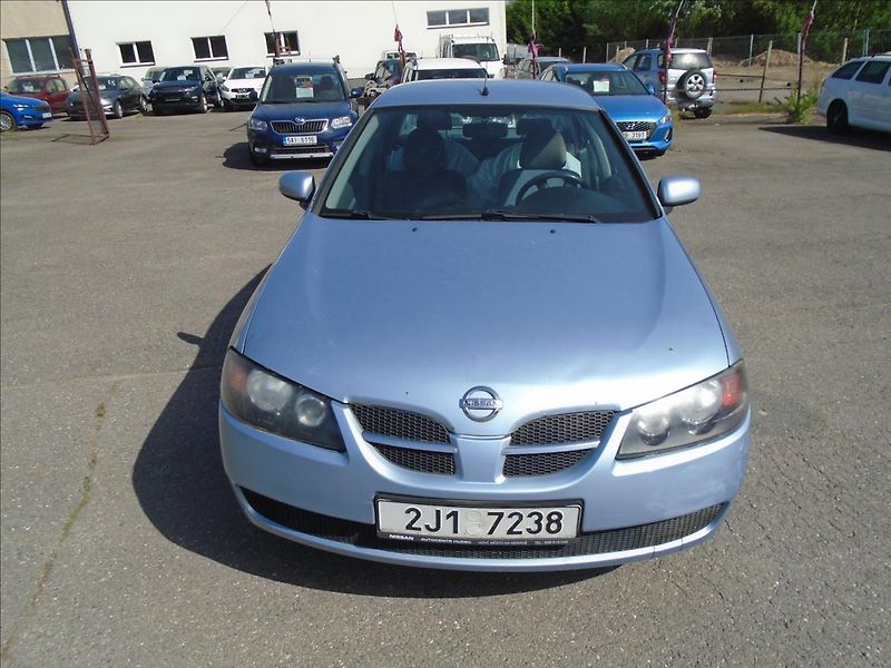 Nissan Almera 1,5 - fotka 7 z 16
