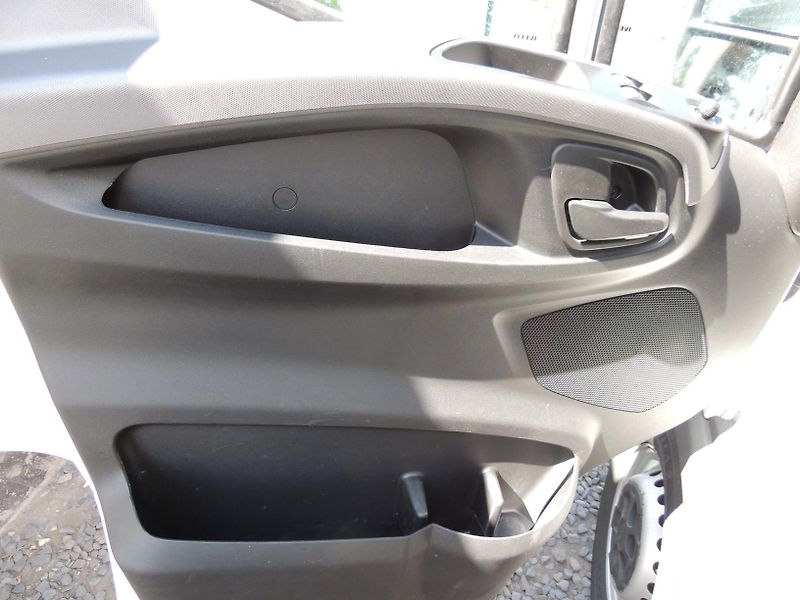 Iveco Daily (2022) 3.0D,129kw,automat,ČR,1.maj. - fotka 13 z 46