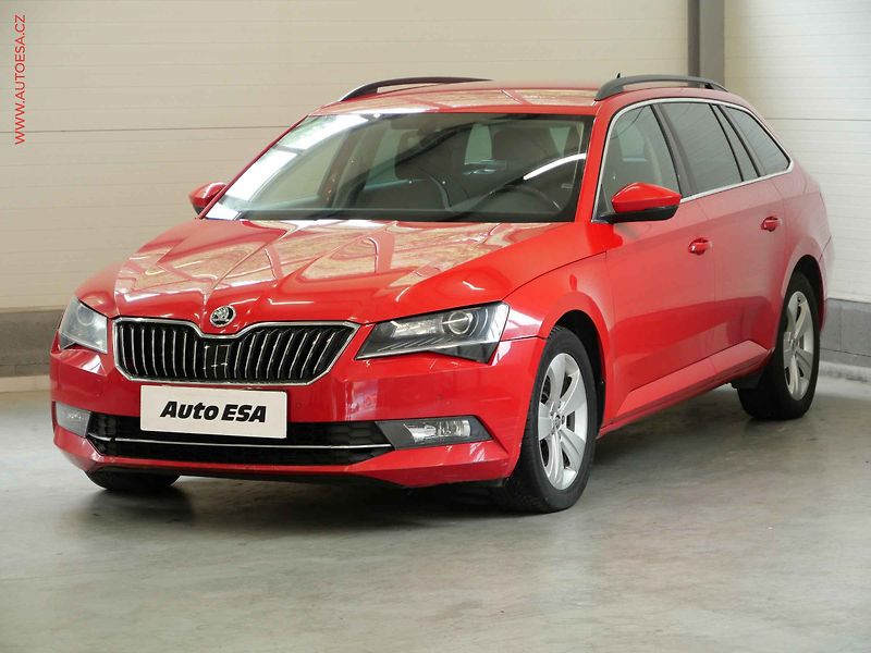 Škoda Superb (2016) 2.0TDi, ČR, Bixen, AC, park - fotka 3 z 21