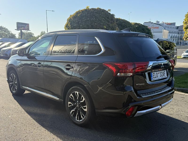 Mitsubishi Outlander (2017) - fotka 6 z 37