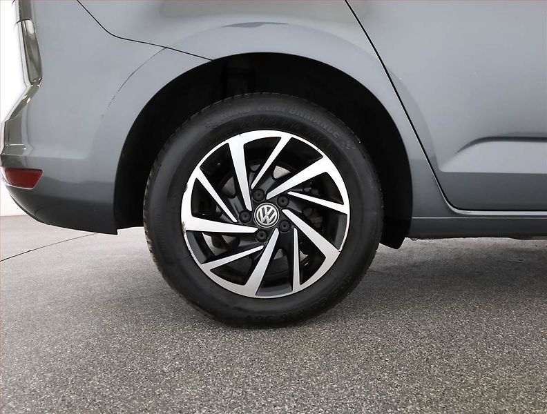 Volkswagen Touran (2018) 2.0 TDI, Automat, 7 míst - fotka 19 z 19