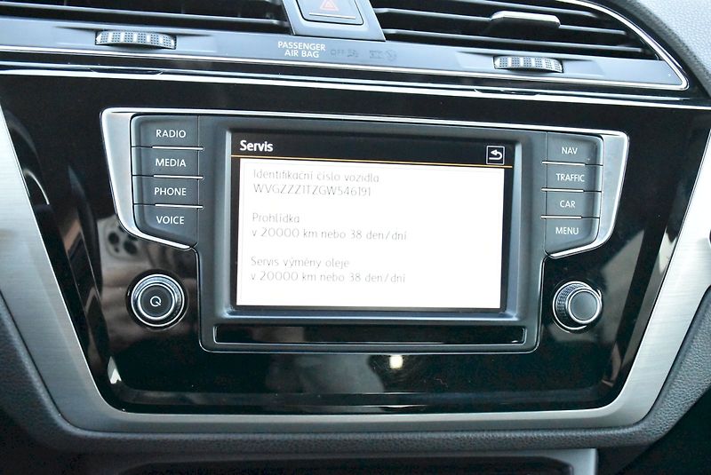 Volkswagen Touran (2016) Trendline 2.0 TDI 110kW DSG - fotka 21 z 31