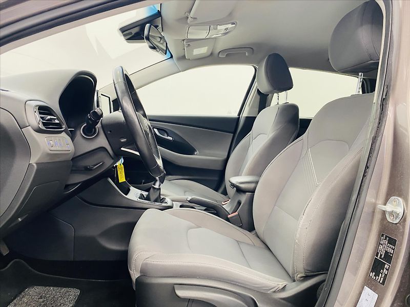 Hyundai i30 1,5 T-GDi 117kW Smart - fotka 5 z 25
