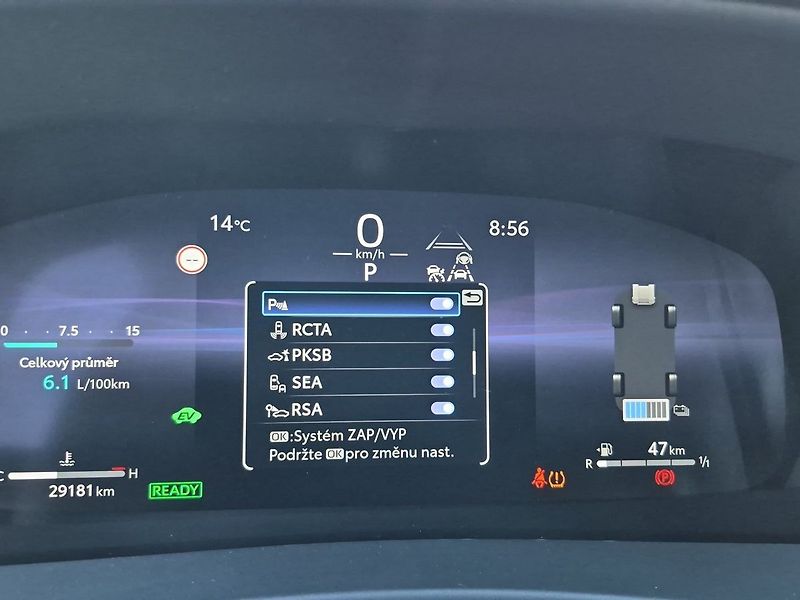 Toyota C-HR 2,0 HEV Executive - fotka 25 z 30